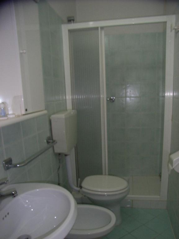 فياريجيو Hotel Midy المظهر الخارجي الصورة