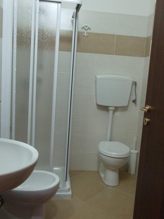 فياريجيو Hotel Midy المظهر الخارجي الصورة