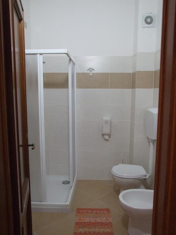 فياريجيو Hotel Midy المظهر الخارجي الصورة