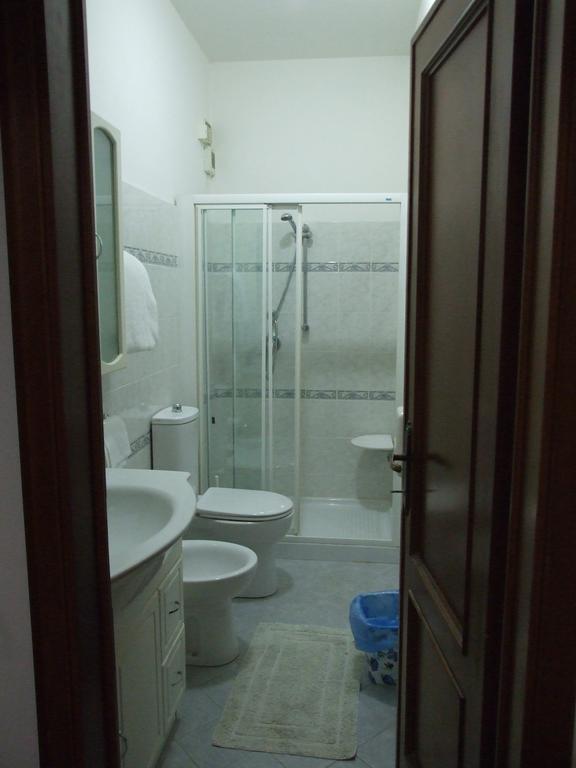 فياريجيو Hotel Midy المظهر الخارجي الصورة