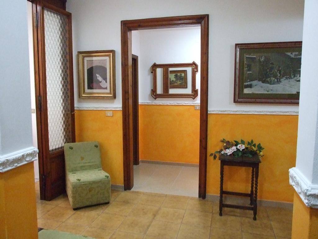 فياريجيو Hotel Midy المظهر الخارجي الصورة